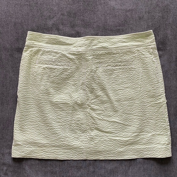Lily Pulitzer Green and White Seersucker Mini Skirt. Size 8. - Picture 2 of 3